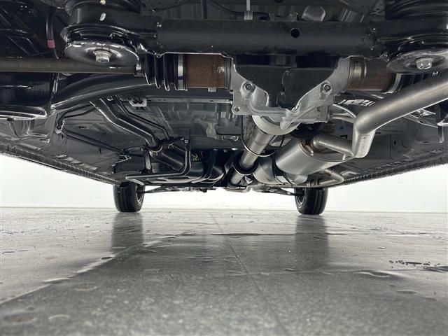 N-BOXカスタム ベースグレード 届出済未使用車 ホンダセンシング プッシュスタートボタン アイドリングストップ スマートキー レーダークルーズコントロール Type-C充電 席シートヒーター 左側電動スライドドア 純正14インチAW(2枚目)