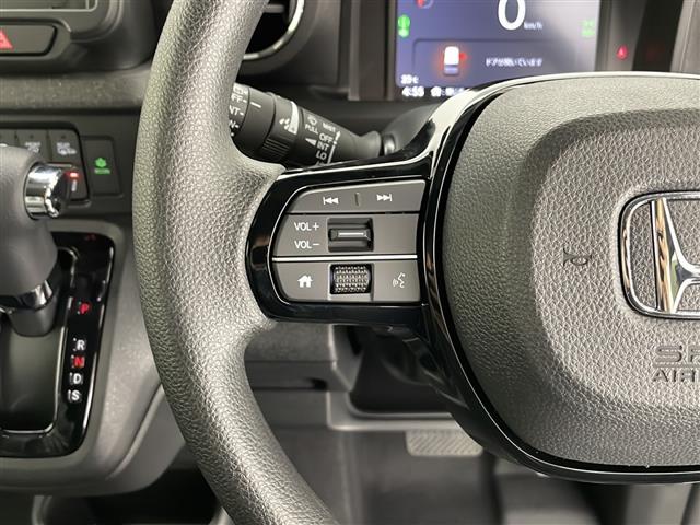 N-BOXカスタム ベースグレード 届出済未使用車 ホンダセンシング プッシュスタートボタン アイドリングストップ スマートキー レーダークルーズコントロール Type-C充電 席シートヒーター 左側電動スライドドア 純正14インチAW(8枚目)