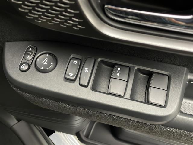 N-BOXカスタム ベースグレード 届出済未使用車 ホンダセンシング プッシュスタートボタン アイドリングストップ スマートキー レーダークルーズコントロール Type-C充電 席シートヒーター 左側電動スライドドア 純正14インチAW(14枚目)