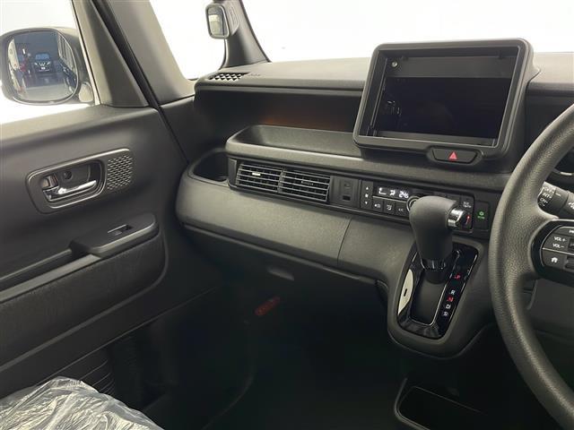 N-BOXカスタム ベースグレード 届出済未使用車 ホンダセンシング プッシュスタートボタン アイドリングストップ スマートキー レーダークルーズコントロール Type-C充電 席シートヒーター 左側電動スライドドア 純正14インチAW(16枚目)