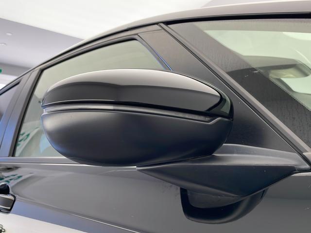 フィット ｅ：ＨＥＶベーシック　４ＷＤ　ホンダセンシング　アダプティブクルーズコントロール　衝突軽減ブレーキ　車線維持支援機能　ブラインドスポットインフォメーション　ＬＥＤヘッドライト　社外ナビ　バックカメラ（4枚目）