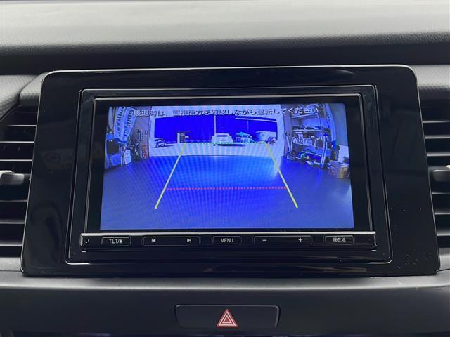 フィット ｅ：ＨＥＶベーシック　４ＷＤ　ホンダセンシング　アダプティブクルーズコントロール　衝突軽減ブレーキ　車線維持支援機能　ブラインドスポットインフォメーション　ＬＥＤヘッドライト　社外ナビ　バックカメラ（7枚目）