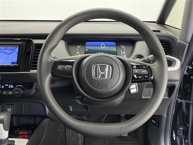 フィット ｅ：ＨＥＶベーシック　４ＷＤ　ホンダセンシング　アダプティブクルーズコントロール　衝突軽減ブレーキ　車線維持支援機能　ブラインドスポットインフォメーション　ＬＥＤヘッドライト　社外ナビ　バックカメラ（12枚目）