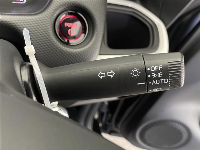 フィット ｅ：ＨＥＶベーシック　４ＷＤ　ホンダセンシング　アダプティブクルーズコントロール　衝突軽減ブレーキ　車線維持支援機能　ブラインドスポットインフォメーション　ＬＥＤヘッドライト　社外ナビ　バックカメラ（16枚目）