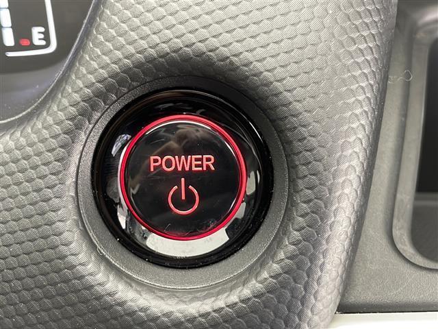 フィット ｅ：ＨＥＶベーシック　４ＷＤ　ホンダセンシング　アダプティブクルーズコントロール　衝突軽減ブレーキ　車線維持支援機能　ブラインドスポットインフォメーション　ＬＥＤヘッドライト　社外ナビ　バックカメラ（17枚目）