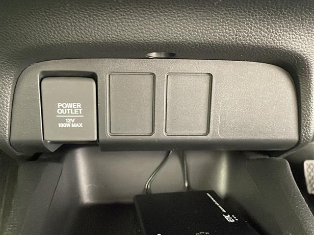 フィット ｅ：ＨＥＶベーシック　４ＷＤ　ホンダセンシング　アダプティブクルーズコントロール　衝突軽減ブレーキ　車線維持支援機能　ブラインドスポットインフォメーション　ＬＥＤヘッドライト　社外ナビ　バックカメラ（25枚目）