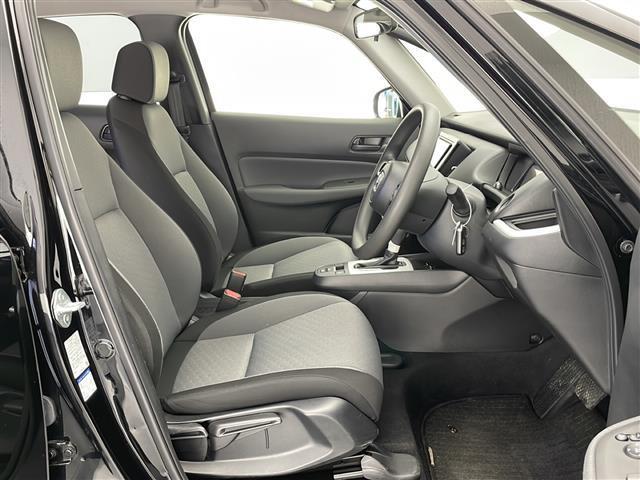 フィット ｅ：ＨＥＶベーシック　４ＷＤ　ホンダセンシング　アダプティブクルーズコントロール　衝突軽減ブレーキ　車線維持支援機能　ブラインドスポットインフォメーション　ＬＥＤヘッドライト　社外ナビ　バックカメラ（28枚目）