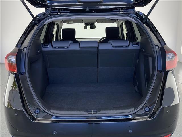 フィット ｅ：ＨＥＶベーシック　４ＷＤ　ホンダセンシング　アダプティブクルーズコントロール　衝突軽減ブレーキ　車線維持支援機能　ブラインドスポットインフォメーション　ＬＥＤヘッドライト　社外ナビ　バックカメラ（30枚目）