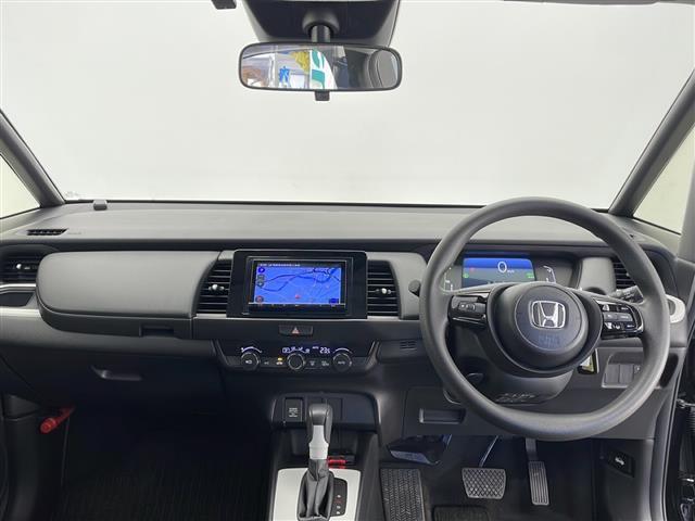 フィット ｅ：ＨＥＶベーシック　４ＷＤ　ホンダセンシング　アダプティブクルーズコントロール　衝突軽減ブレーキ　車線維持支援機能　ブラインドスポットインフォメーション　ＬＥＤヘッドライト　社外ナビ　バックカメラ（50枚目）