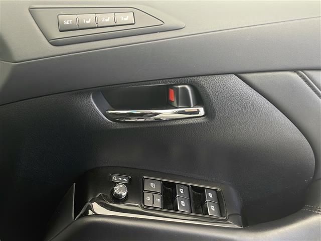 アルファード ２．５Ｓ　Ｃパッケージ　ＪＢＬプレミアムサウンド／純正ＳＤナビ＆フルセグＴＶ＆ＣＤ＆ＤＶＤ＆ＵＳＢ＆ＢＴ／純正後席モニター／トヨタセーフティセンス／アダプティブクルーズコントロール／レーントレーシングアシスト／バックカメラ（28枚目）