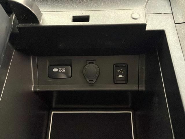 アルファード ２．５Ｓ　Ｃパッケージ　ＪＢＬプレミアムサウンド／純正ＳＤナビ＆フルセグＴＶ＆ＣＤ＆ＤＶＤ＆ＵＳＢ＆ＢＴ／純正後席モニター／トヨタセーフティセンス／アダプティブクルーズコントロール／レーントレーシングアシスト／バックカメラ（31枚目）