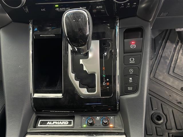アルファード ２．５Ｓ　Ｃパッケージ　ＪＢＬプレミアムサウンド／純正ＳＤナビ＆フルセグＴＶ＆ＣＤ＆ＤＶＤ＆ＵＳＢ＆ＢＴ／純正後席モニター／トヨタセーフティセンス／アダプティブクルーズコントロール／レーントレーシングアシスト／バックカメラ（32枚目）