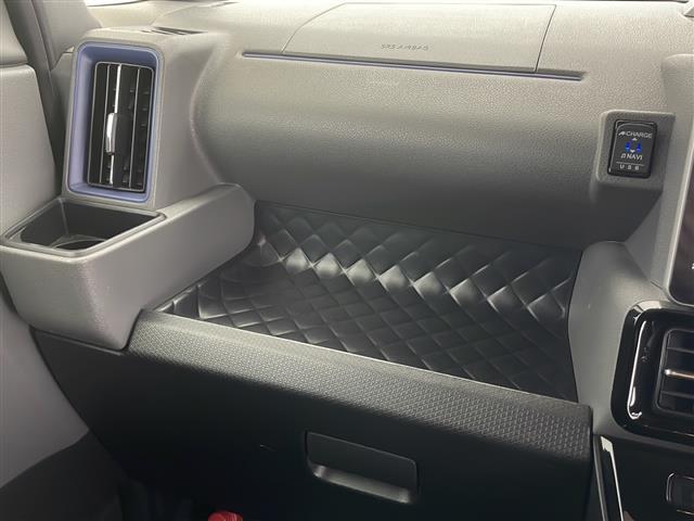 タント カスタムXセレクション ☆4WD☆ワンオーナー☆純正ナビ☆両側パワースライドドア☆アイドリングストップ☆前後ドライブレコーダー☆スマートキー☆バックカメラ☆運転席・助手席シートヒーター☆オートライト(19枚目)