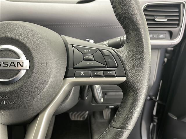 セレナ ハイウェイスター　Ｖ　純正ナビ　フルセグＴＶ　バックカメラ　アラウンドビューモニター　４ＷＤ　スマートキー　ドライブレコーダー　両側パワースライドドア　アイドリングストップ　ＬＥＤライト　オートライト　エマージェンシー（17枚目）