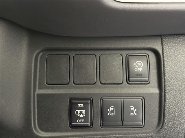 セレナ ハイウェイスター　Ｖ　純正ナビ　フルセグＴＶ　バックカメラ　アラウンドビューモニター　４ＷＤ　スマートキー　ドライブレコーダー　両側パワースライドドア　アイドリングストップ　ＬＥＤライト　オートライト　エマージェンシー（22枚目）