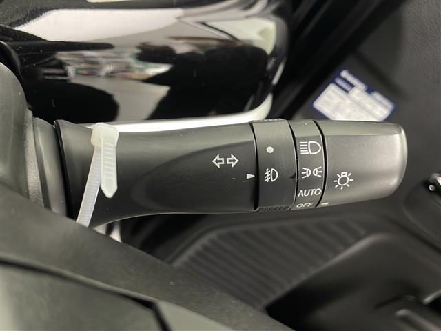 スペーシアカスタム ハイブリッドＸＳ　スズキレーダーブレーキサポート　前席シートヒーター　両側パワースライドドア　ハーフレザーシート　リアサイドサンシェード　リアサーキュレーター　純正フロアマット　純正１５インチＡＷ（12枚目）