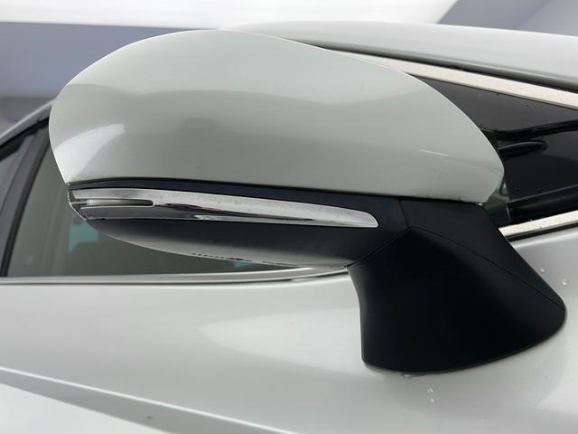 カムリ WSレザーパッケージ TRDフルエアロ&マフラー/純正SDナビ&フルセグTV&CD&DVD&USB&BT/トヨタセーフティセンス/アダプティブクルーズコントロール/レーンディパーチャーアラート/プリクラッシュセフティー(6枚目)