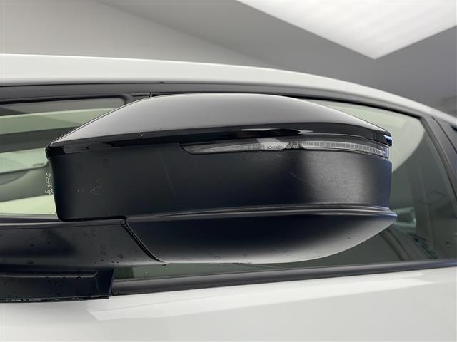 プリウス X ☆4WD☆純正ナビ(フルセグ/Bluetooth/AppleCarPlay/AndroidAuto)☆バックカメラ☆トヨタセーフティーセンス・プリクラッシュセーフティ・レーンキープアシスト(5枚目)