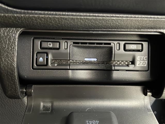 プリウス Z ☆4WD☆12.3インチディスプレイオーディオナビ(フルセグ/Bluetooth/AppleCarPlay/AndroidAuto)☆360°カメラ☆ETC2.0☆トヨタセーフティーセンス(10枚目)