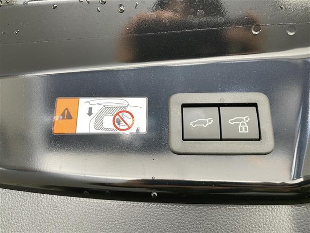 プリウス Z ☆4WD☆12.3インチディスプレイオーディオナビ(フルセグ/Bluetooth/AppleCarPlay/AndroidAuto)☆360°カメラ☆ETC2.0☆トヨタセーフティーセンス(11枚目)