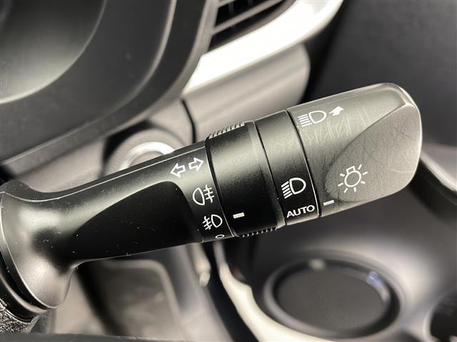 ハイラックス Z ワンオーナー/純正SDナビ&フルセグTV&CD&USB&BT/トヨタセーフティセンス/アダプティブクルーズコントロール/レーンディパーチャーアラート/プリクラッシュセーフティ/コーナーセンサー(19枚目)