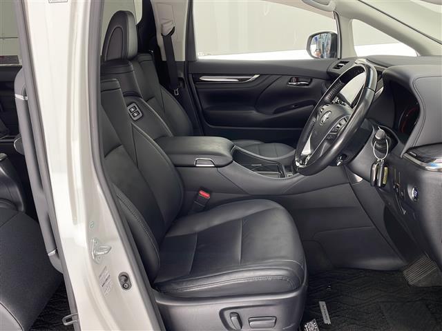 アルファード 2.5S Cパッケージ 純正ナビ JBLサウンド 全方位カメラ ETC パワーシート シートメモリ クルーズコントロール 前後コーナーセンサー 3列シート AM/FM ウォークスルー WAC スライドドア USB入力端子(37枚目)