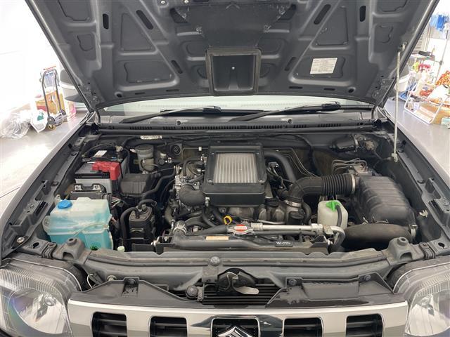 ジムニー ランドベンチャー ☆切り替え4WD☆ターボ☆社外オーディオ☆トーヨーオープンカントリーR/T☆純正マットガード☆TERZOベースキャリア☆サイドステップ☆ISOFIX☆ドアバイザー☆ETC☆スペアキ(3枚目)