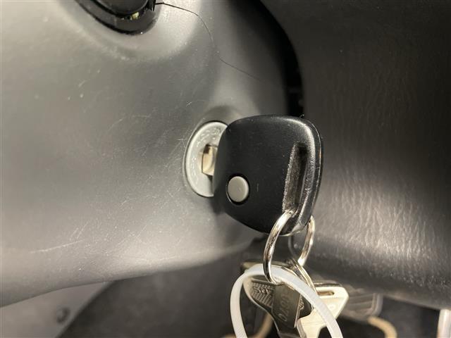 ジムニー ランドベンチャー ☆切り替え4WD☆ターボ☆社外オーディオ☆トーヨーオープンカントリーR/T☆純正マットガード☆TERZOベースキャリア☆サイドステップ☆ISOFIX☆ドアバイザー☆ETC☆スペアキ(13枚目)