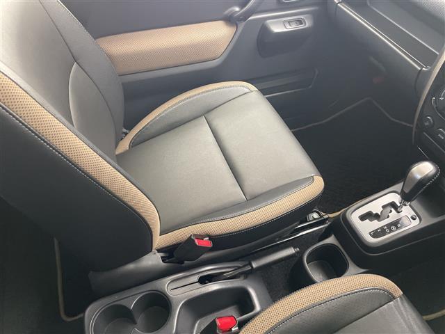 ジムニー ランドベンチャー ☆切り替え4WD☆ターボ☆社外オーディオ☆トーヨーオープンカントリーR/T☆純正マットガード☆TERZOベースキャリア☆サイドステップ☆ISOFIX☆ドアバイザー☆ETC☆スペアキ(17枚目)