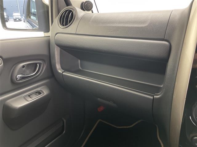 ジムニー ランドベンチャー ☆切り替え4WD☆ターボ☆社外オーディオ☆トーヨーオープンカントリーR/T☆純正マットガード☆TERZOベースキャリア☆サイドステップ☆ISOFIX☆ドアバイザー☆ETC☆スペアキ(18枚目)