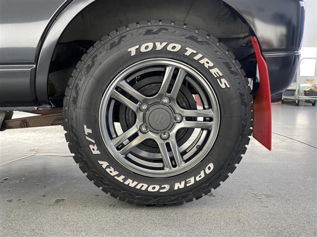 ジムニー ランドベンチャー ☆切り替え4WD☆ターボ☆社外オーディオ☆トーヨーオープンカントリーR/T☆純正マットガード☆TERZOベースキャリア☆サイドステップ☆ISOFIX☆ドアバイザー☆ETC☆スペアキ(39枚目)