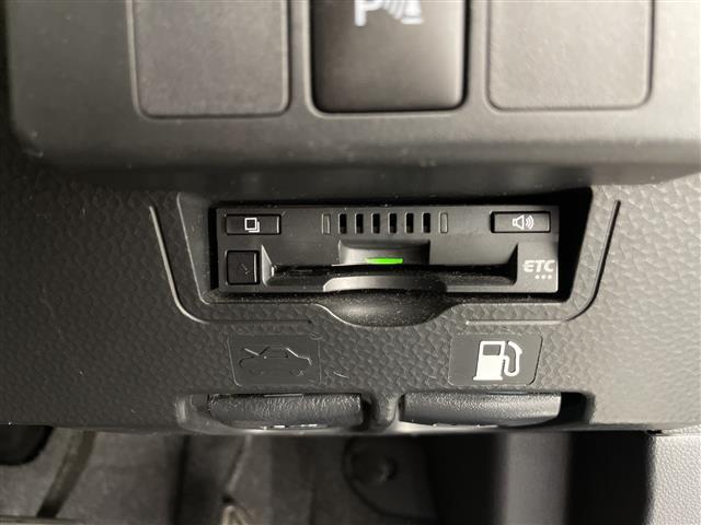 ルーミー カスタムＧ－Ｔ　純正ＳＤナビ＆フルセグＴＶ＆ＣＤ＆ＢＴ／クルーズコントロール／車線逸脱警報／衝突軽減ブレーキ／コーナーセンサー／両側パワースライドドア／ステアリングスイッチ／２列目サンシェード／バックカメラ／ＥＴＣ（7枚目）