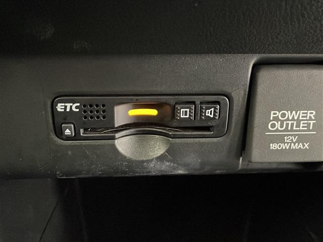 Ｎ－ＢＯＸカスタム Ｇ・Ｌパッケージ　社外メモリナビ　ビルトインＥＴＣ　ドライブレコーダー（前後）　横滑り防止装置　プッシュスタート　片側パワースライド　シートバックテーブル　後席ロールサンシェード　純正フロアマット　オートライト（8枚目）