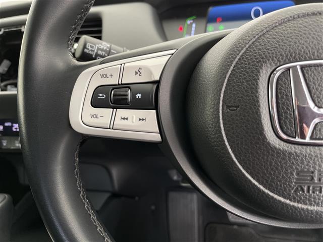 フィット ｅ：ＨＥＶホーム　ホンダセンシング　クルーズコントロール（追従あり）　レーンキープアシスト　衝突被害軽減システム　クリアランスソナー　ＬＥＤヘッドライト　オートマチックハイビーム　オートライト　電動パーキングブレーキ（9枚目）