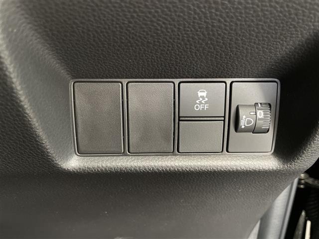 フィット ｅ：ＨＥＶホーム　ホンダセンシング　クルーズコントロール（追従あり）　レーンキープアシスト　衝突被害軽減システム　クリアランスソナー　ＬＥＤヘッドライト　オートマチックハイビーム　オートライト　電動パーキングブレーキ（15枚目）