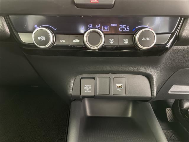 フィット ｅ：ＨＥＶホーム　ホンダセンシング　クルーズコントロール（追従あり）　レーンキープアシスト　衝突被害軽減システム　クリアランスソナー　ＬＥＤヘッドライト　オートマチックハイビーム　オートライト　電動パーキングブレーキ（23枚目）