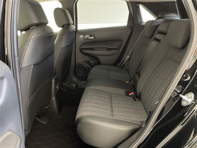 フィット ｅ：ＨＥＶホーム　ホンダセンシング　クルーズコントロール（追従あり）　レーンキープアシスト　衝突被害軽減システム　クリアランスソナー　ＬＥＤヘッドライト　オートマチックハイビーム　オートライト　電動パーキングブレーキ（29枚目）