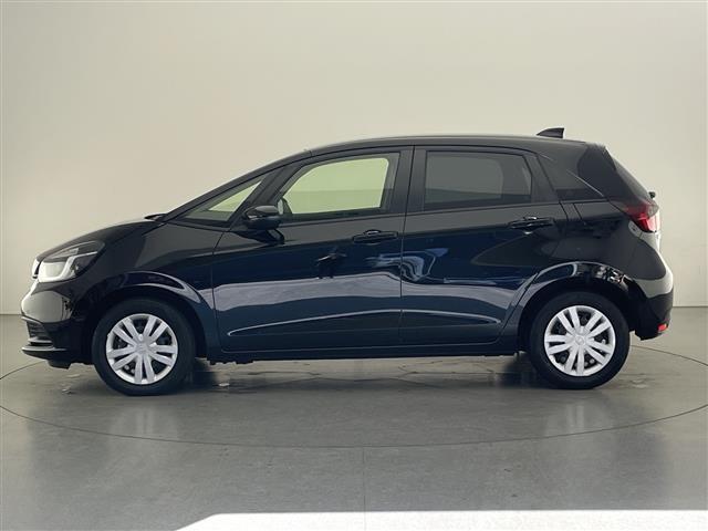 フィット ｅ：ＨＥＶホーム　ホンダセンシング　クルーズコントロール（追従あり）　レーンキープアシスト　衝突被害軽減システム　クリアランスソナー　ＬＥＤヘッドライト　オートマチックハイビーム　オートライト　電動パーキングブレーキ（32枚目）