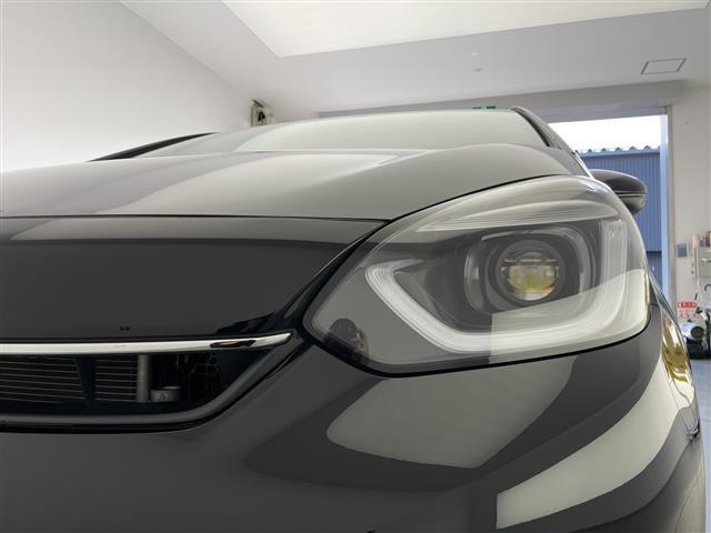 フィット ｅ：ＨＥＶホーム　ホンダセンシング　クルーズコントロール（追従あり）　レーンキープアシスト　衝突被害軽減システム　クリアランスソナー　ＬＥＤヘッドライト　オートマチックハイビーム　オートライト　電動パーキングブレーキ（40枚目）