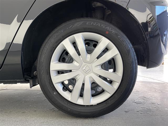 フィット ｅ：ＨＥＶホーム　ホンダセンシング　クルーズコントロール（追従あり）　レーンキープアシスト　衝突被害軽減システム　クリアランスソナー　ＬＥＤヘッドライト　オートマチックハイビーム　オートライト　電動パーキングブレーキ（42枚目）