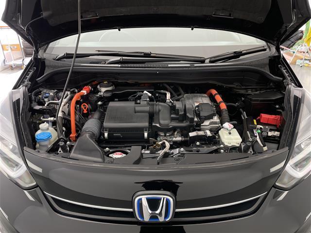 フィット ｅ：ＨＥＶホーム　ホンダセンシング　クルーズコントロール（追従あり）　レーンキープアシスト　衝突被害軽減システム　クリアランスソナー　ＬＥＤヘッドライト　オートマチックハイビーム　オートライト　電動パーキングブレーキ（46枚目）