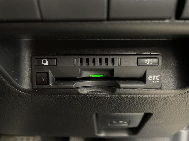 アクア G ワンオーナー 純正ディスプレイオーディオ ラジオ/BT/Miracast クルーズコントロール(追従付き) レーンキープアシスト 純正ホイルキャップ付冬タイヤ車載 ビルドインETC スペアキ―(9枚目)