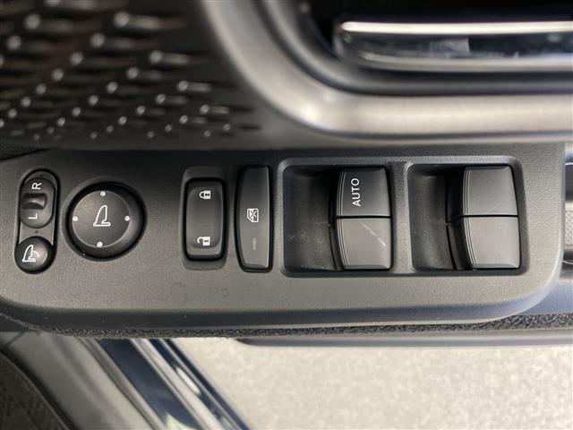 N-BOXカスタム ベースグレード ホンダセンシング/アダプティブクルーズコントロール/レーンキープアシスト/衝突軽減ブレーキ/コーナーセンサー/先行車発進告知/標識認識表示/片側パワースライドドア/前席シートヒーター/LEDライト(17枚目)