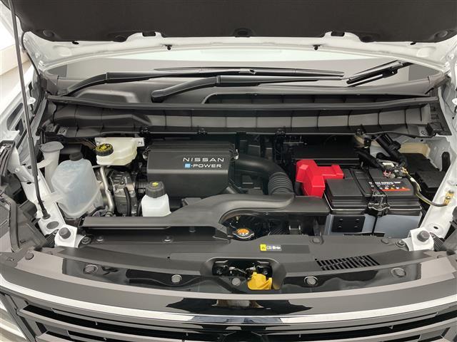 セレナ e-パワー ハイウェイスターV 純正ナビ フルセグ 両側パワースライドドア クルーズコントロール デジタルインナーミラー 置くだけ充電 プロパイロット ETC2.0 LEDヘッドライト アラウンドビューモニター スマートキー(3枚目)