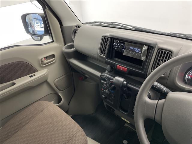 エブリイ ジョインターボ デュアルカメラブレーキサポート インタークーラーターボ 社外オーディオ パートタイム4WD リアヒーター パーキングアシスト 電動格納ミラー 冬タイヤ積込み 社外フロアマット ドアバイザー スペアーキ(15枚目)