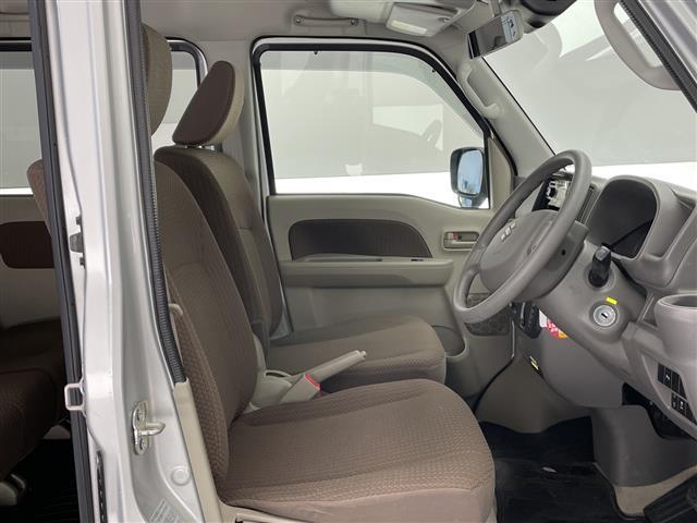 エブリイ ジョインターボ デュアルカメラブレーキサポート インタークーラーターボ 社外オーディオ パートタイム4WD リアヒーター パーキングアシスト 電動格納ミラー 冬タイヤ積込み 社外フロアマット ドアバイザー スペアーキ(22枚目)