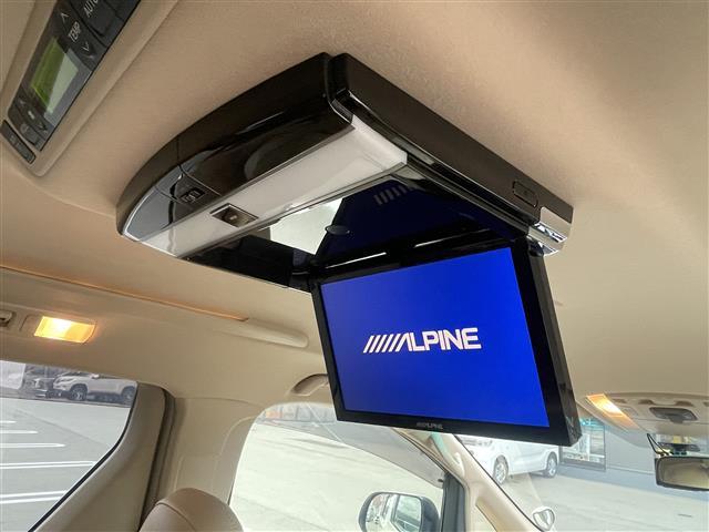 アルファードハイブリッド Ｘ　ＡＬＰＩＮＥナビ　フリップダウンモニター　両側パワースライドドア　革調シートカバー　スマートキー　前後ドライブレコーダー　ＨＩＤライト　オートライト　フルセグＴＶ　クルーズコントロール（2枚目）