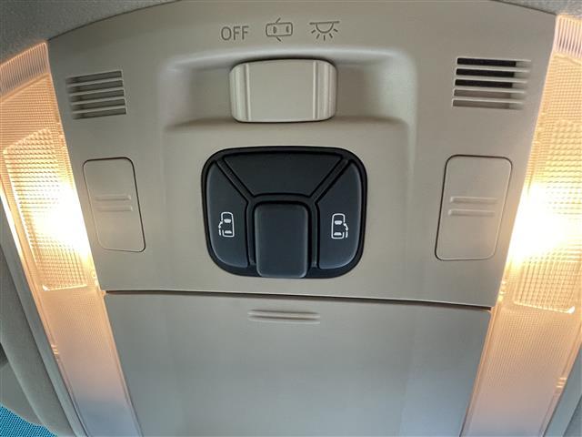 アルファードハイブリッド Ｘ　ＡＬＰＩＮＥナビ　フリップダウンモニター　両側パワースライドドア　革調シートカバー　スマートキー　前後ドライブレコーダー　ＨＩＤライト　オートライト　フルセグＴＶ　クルーズコントロール（8枚目）