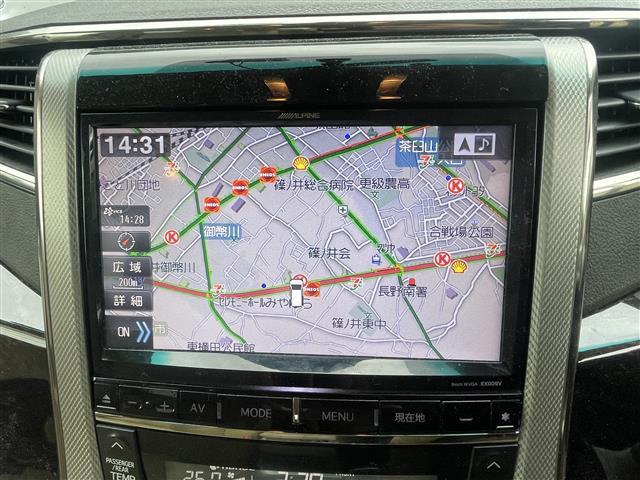 アルファードハイブリッド Ｘ　ＡＬＰＩＮＥナビ　フリップダウンモニター　両側パワースライドドア　革調シートカバー　スマートキー　前後ドライブレコーダー　ＨＩＤライト　オートライト　フルセグＴＶ　クルーズコントロール（9枚目）