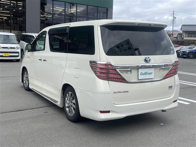 アルファードハイブリッド Ｘ　ＡＬＰＩＮＥナビ　フリップダウンモニター　両側パワースライドドア　革調シートカバー　スマートキー　前後ドライブレコーダー　ＨＩＤライト　オートライト　フルセグＴＶ　クルーズコントロール（14枚目）